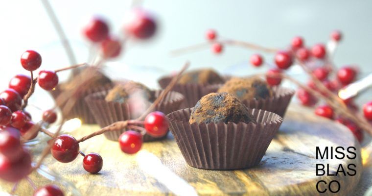 Almond cocoa truffles