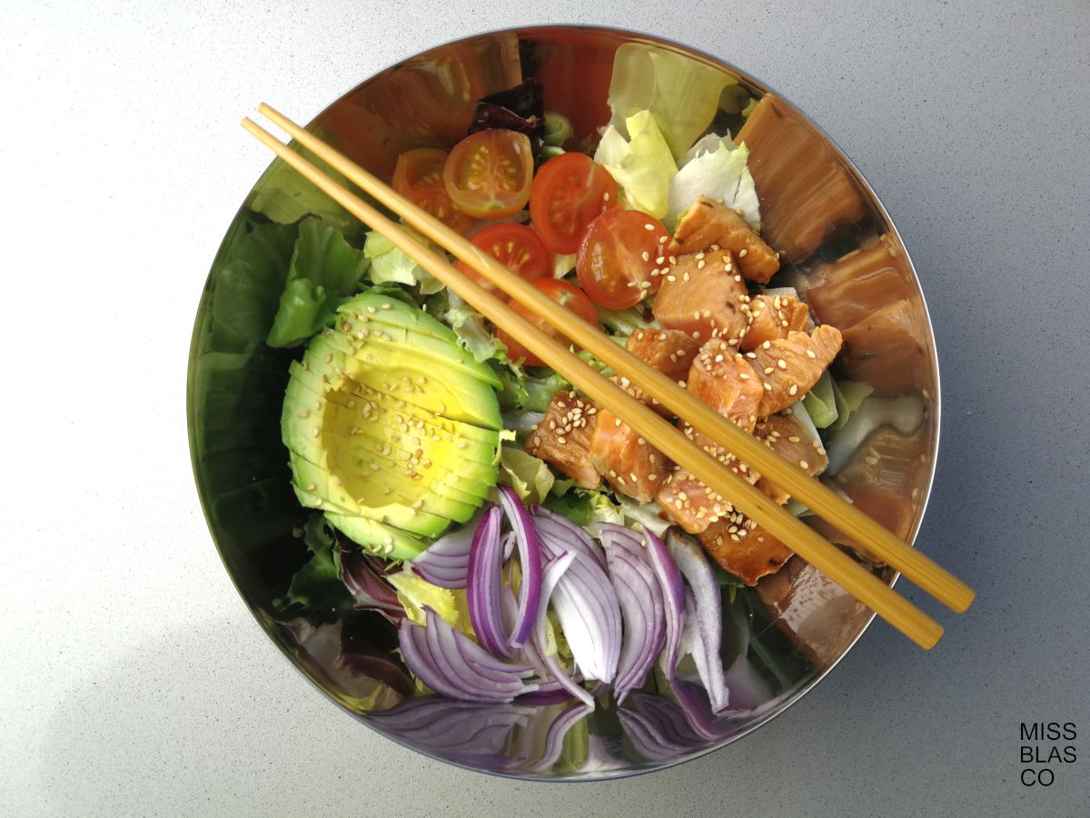 SALMON POKE BOWL