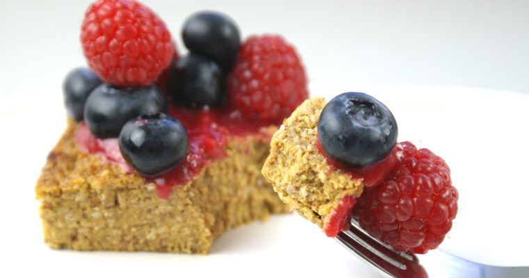 flourless pumpkin nut cake with red fruits