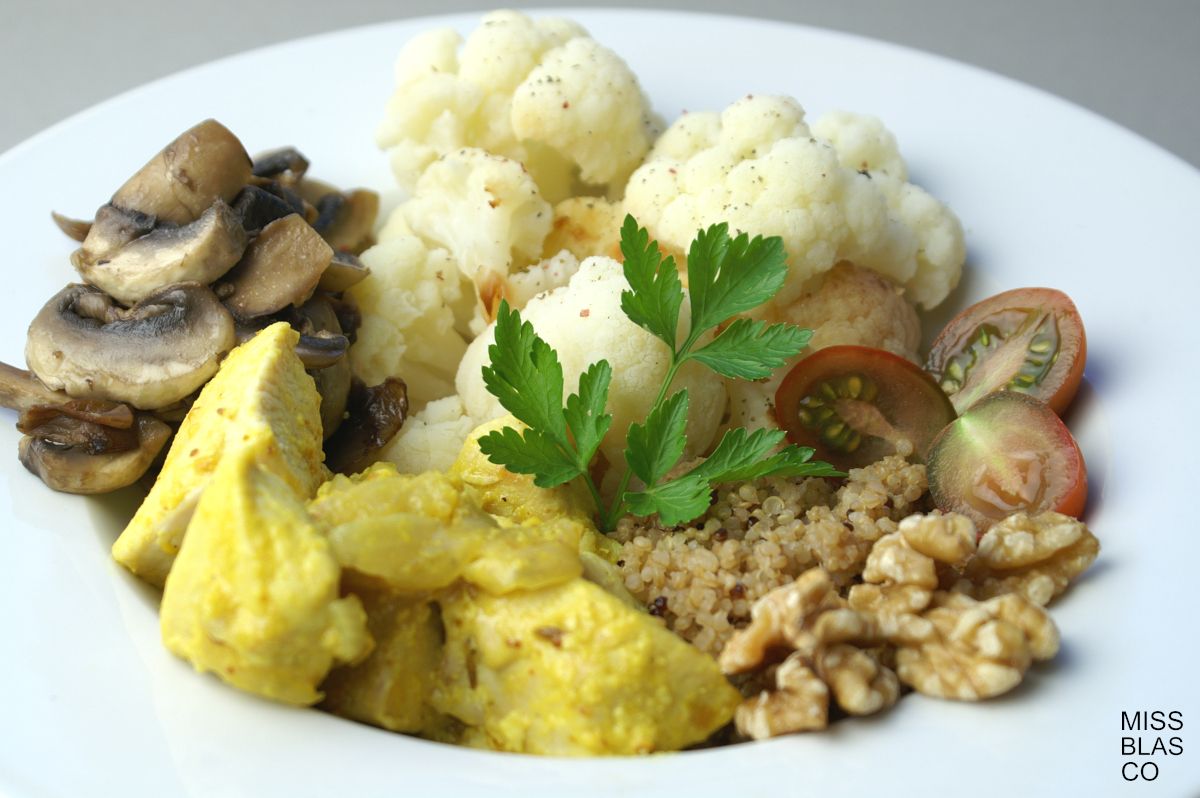 chicken curry quinoa cauliflower bowl