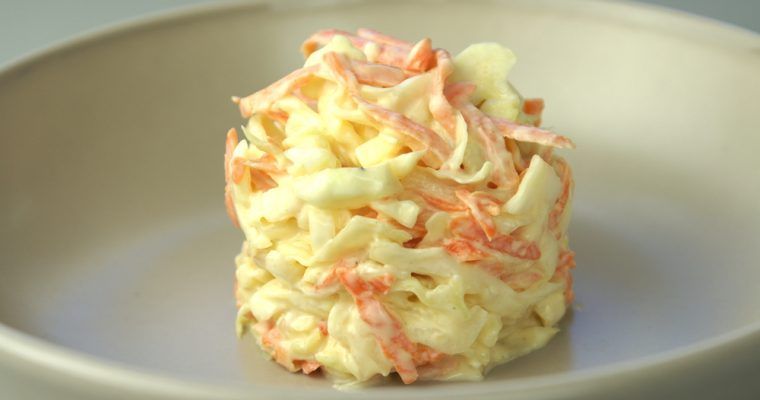 sugar-free coleslaw in a grey plate