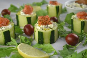 bocaditos sanos de pepino y salmón