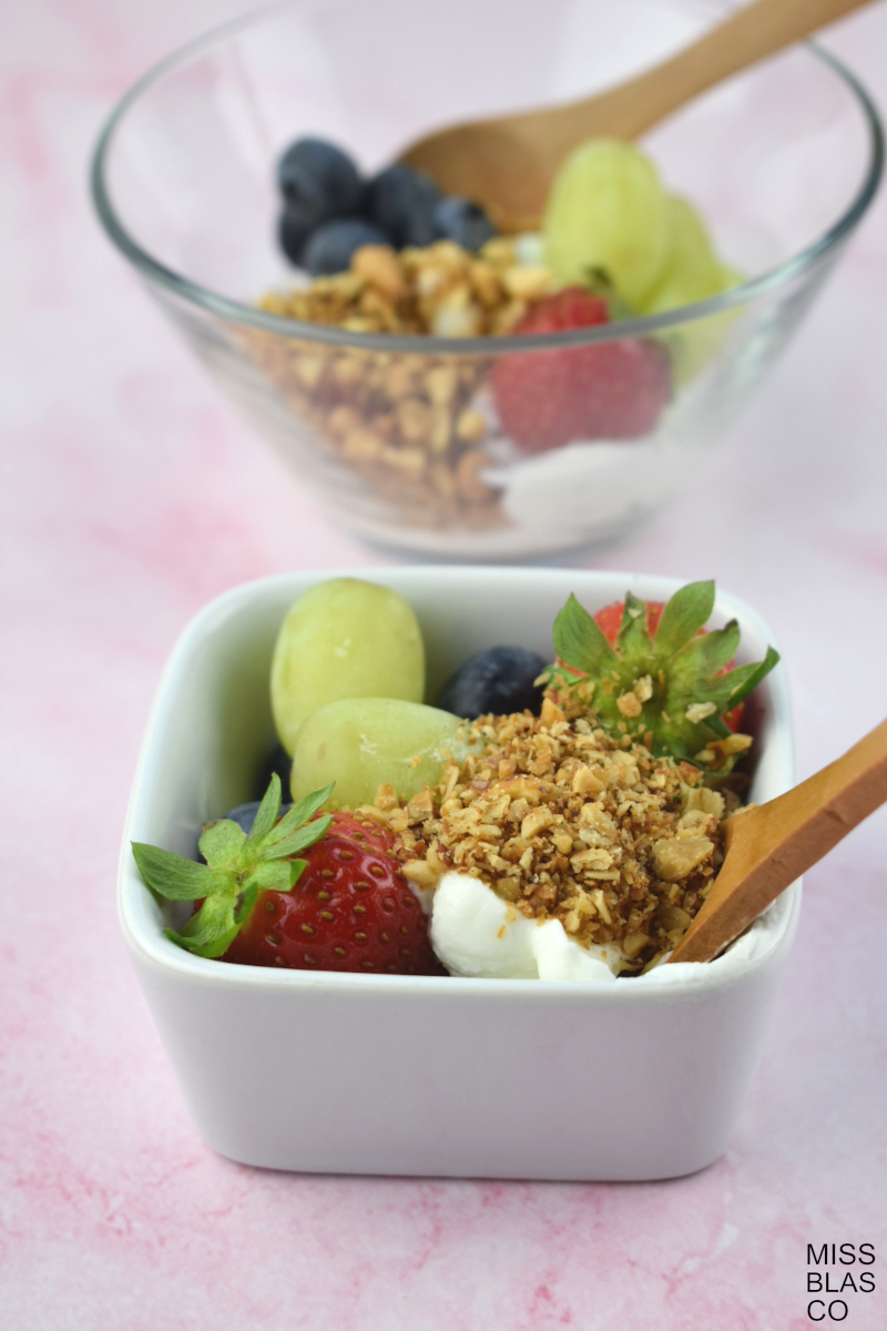 sugar-free granola with yogurt and fruit