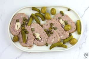 fiambre casero con encurtidos