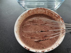 Masa bizcocho en un bol